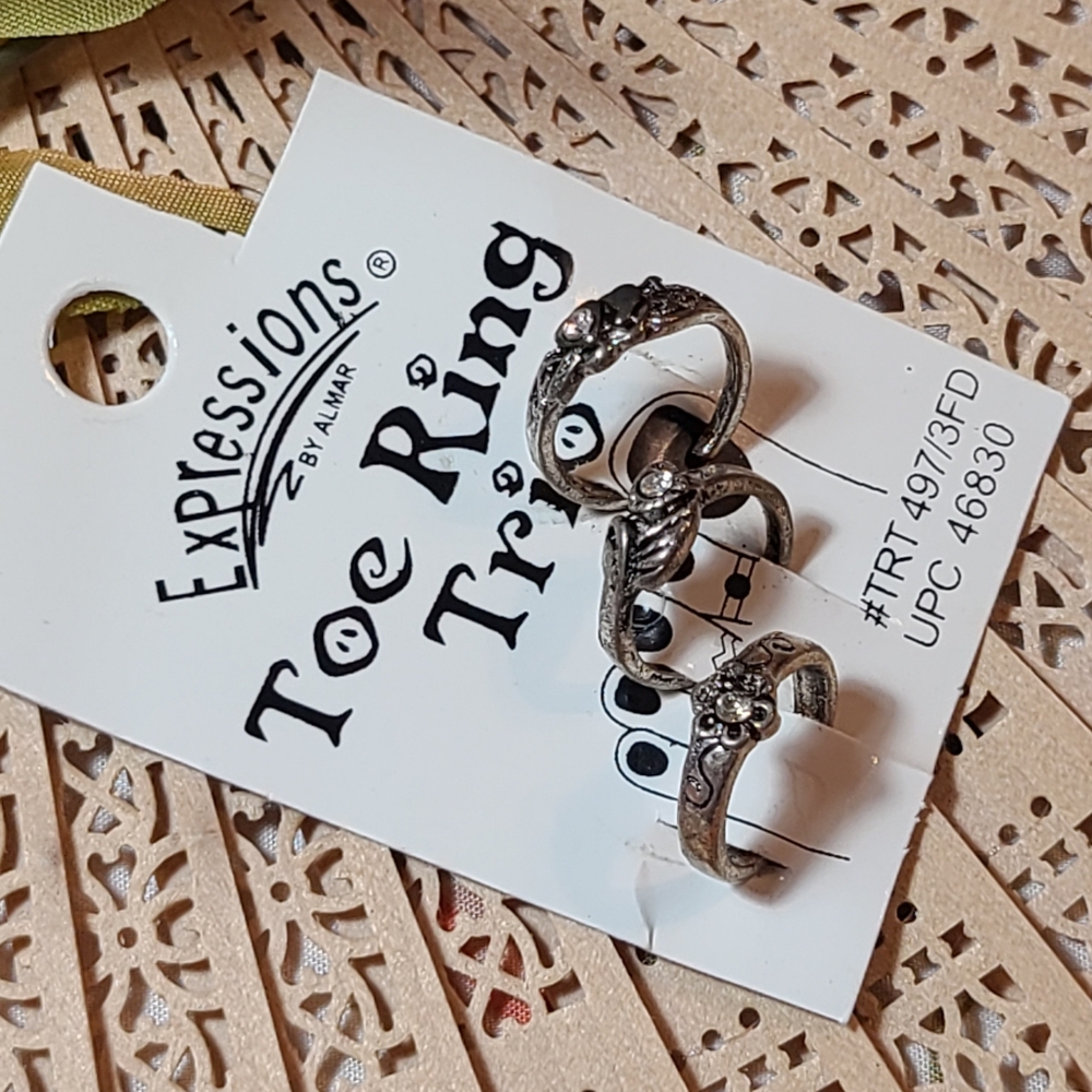 Vintage Silver Toe Rings Set - Picture 4 of 10